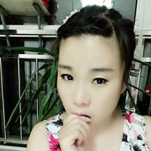 夜妩媚的照片