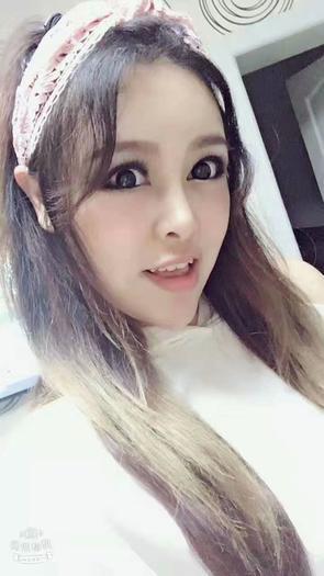 丽娜的照片