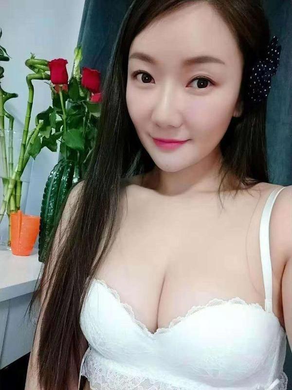 涩涩莫妮的照片