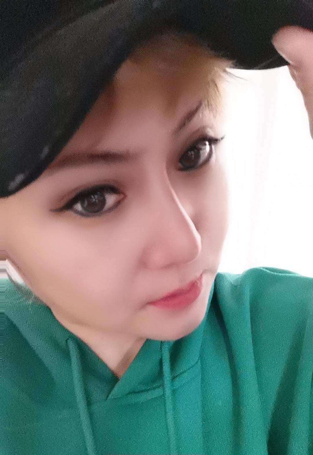 红衣的照片