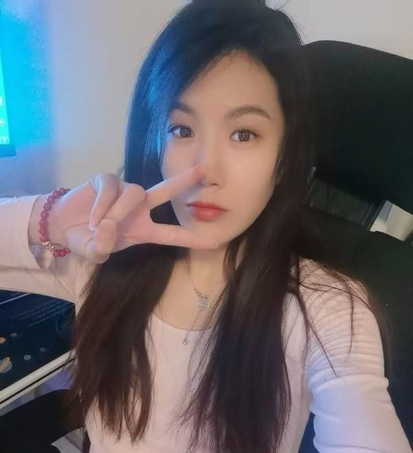 小奶猫的照片