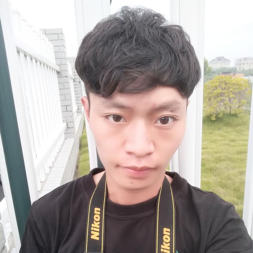 杨大的照片