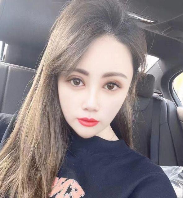 娅妮的照片