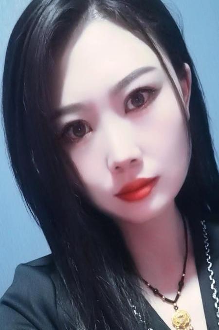 几笔黑白的照片