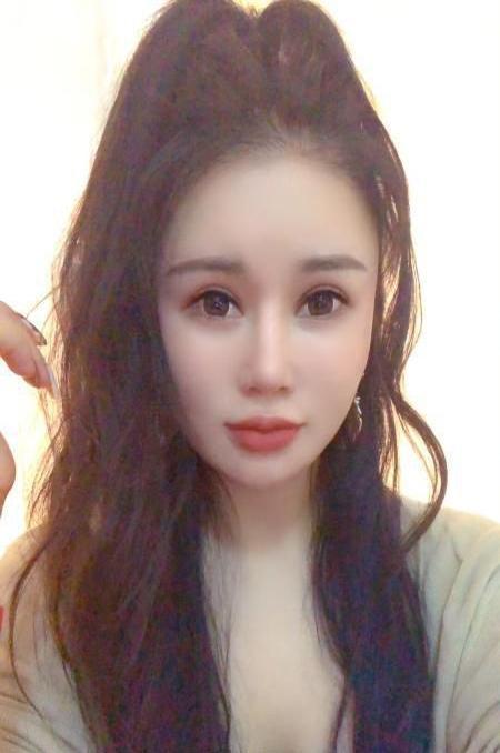 丫头的照片