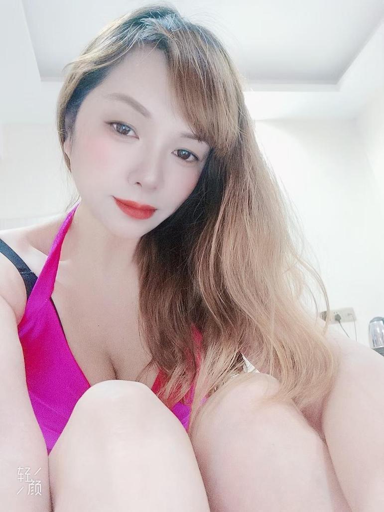 水月临花的照片