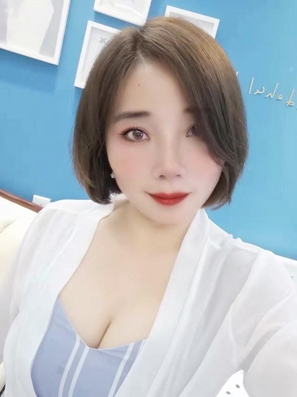 胡小蝶的照片
