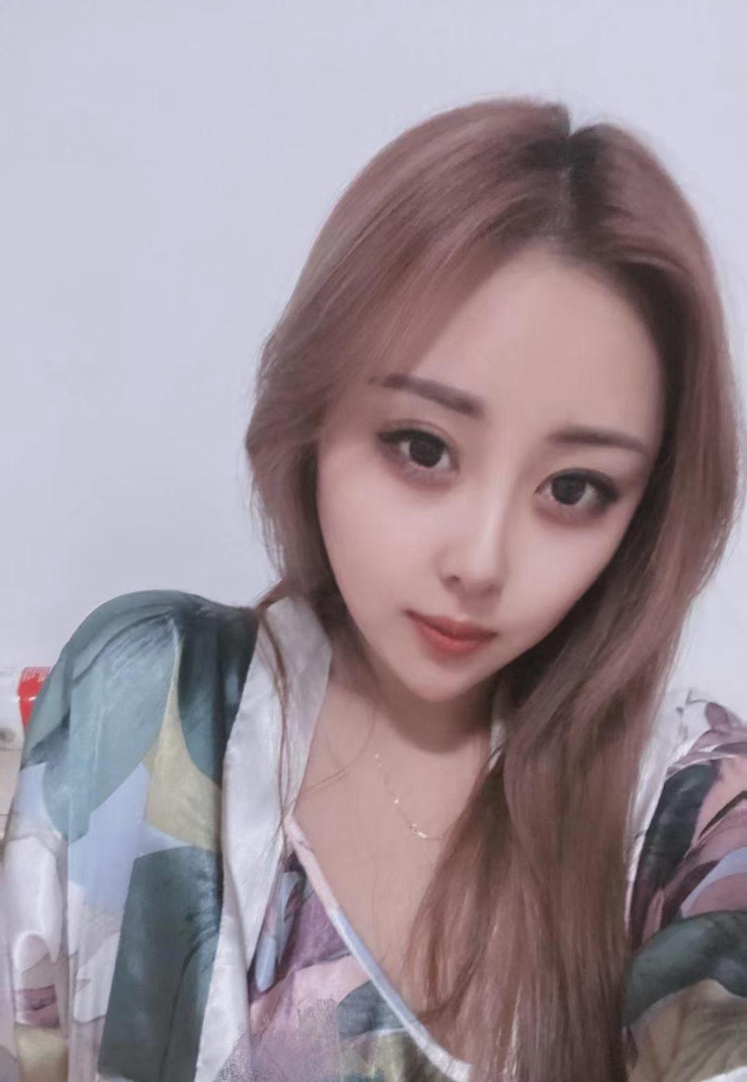 小薇的照片