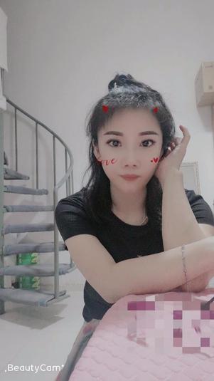 小琴的照片