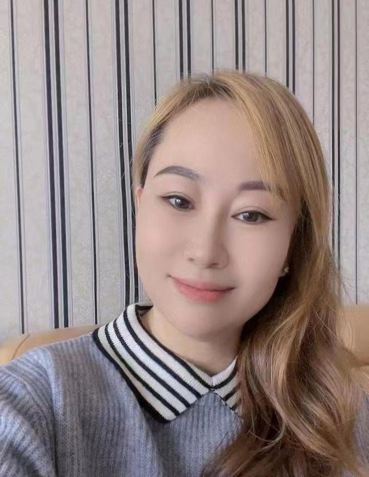 小曼的照片