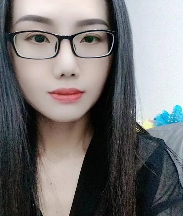 丫头的照片