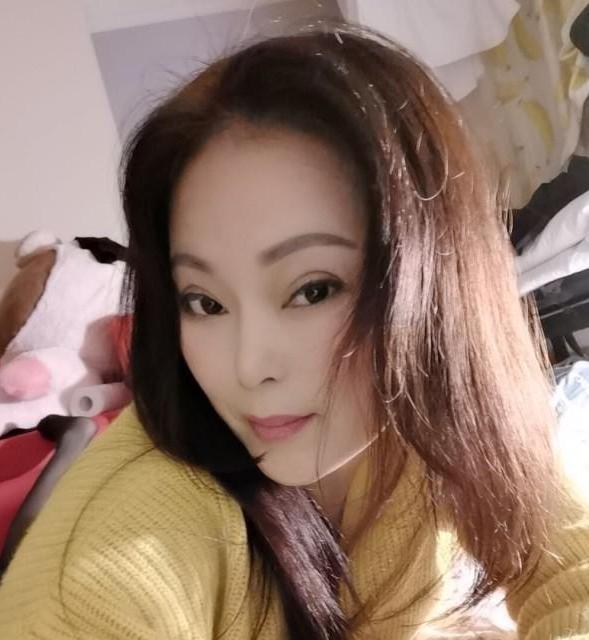 我比桃花美的照片