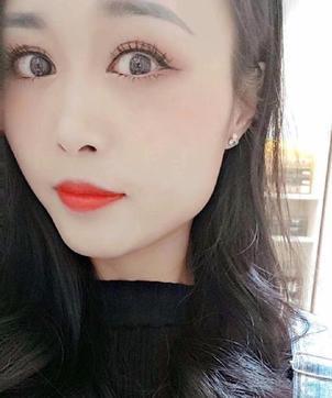 小婉的照片