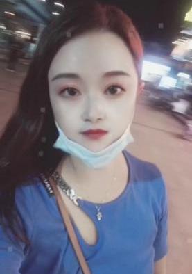 笑笑的照片