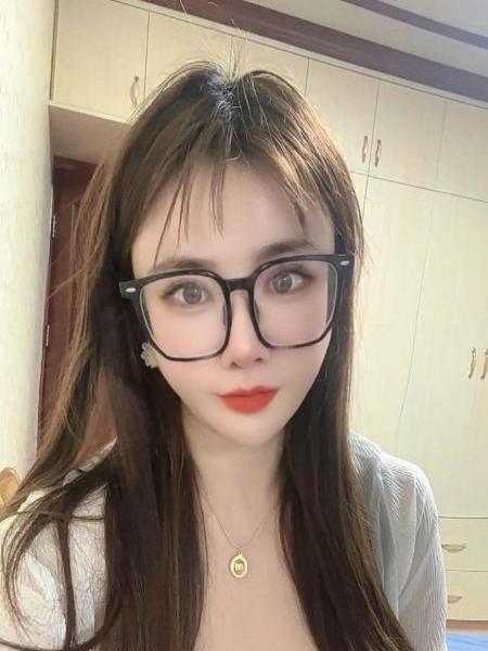 卢娜的照片