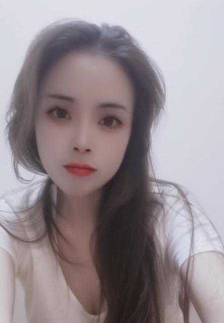 小魔女的照片