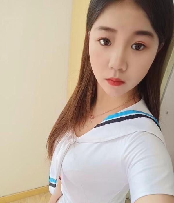 小妮的照片