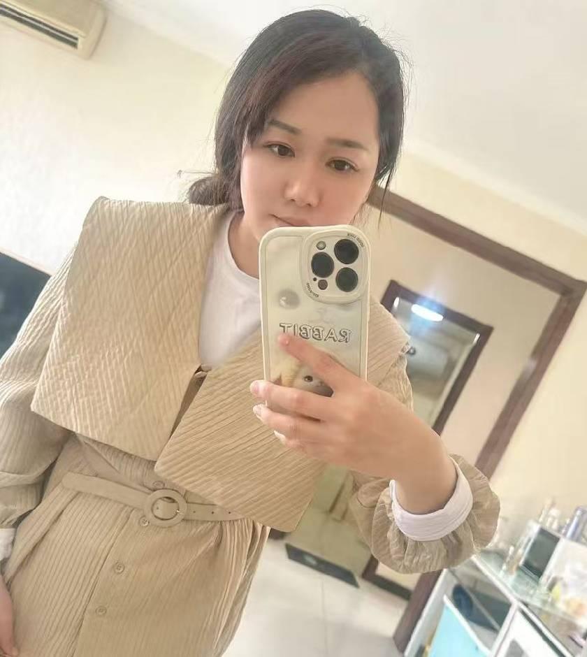 笑笑的照片