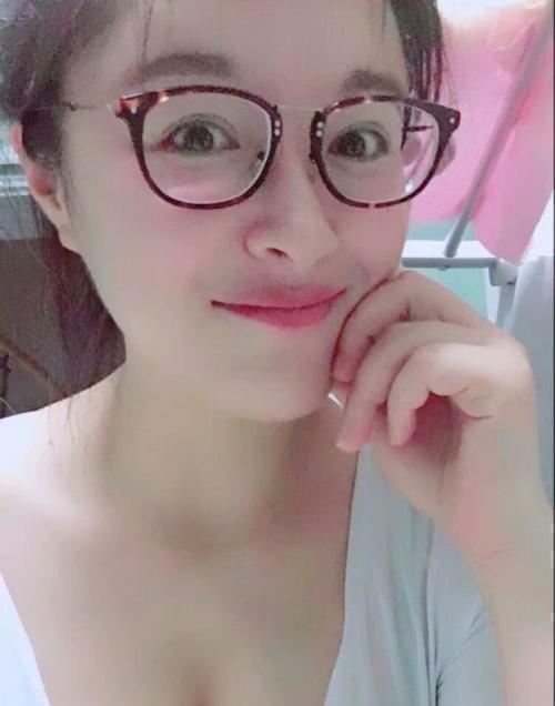 露露不语的照片