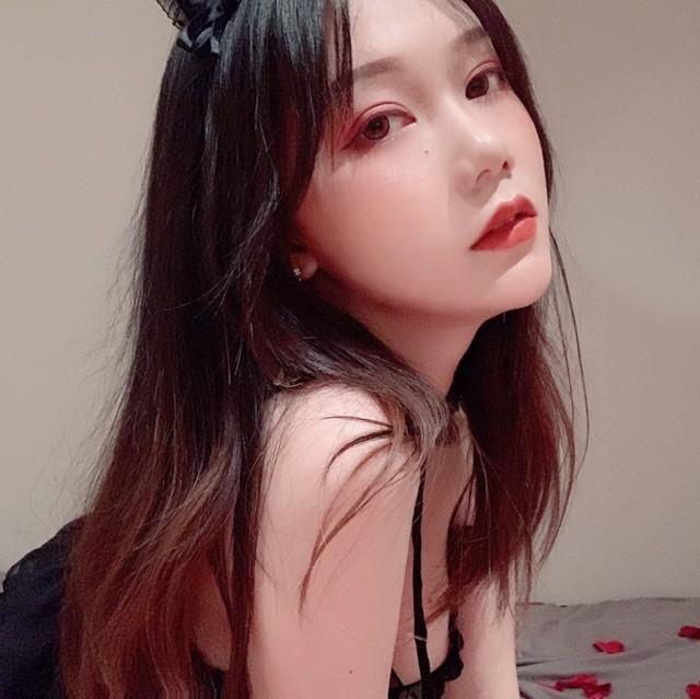 这么笨的草莓的照片