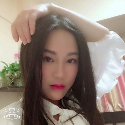 林中孤鸟的照片