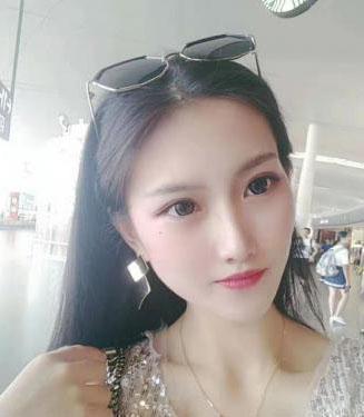尤尤尤尤的照片