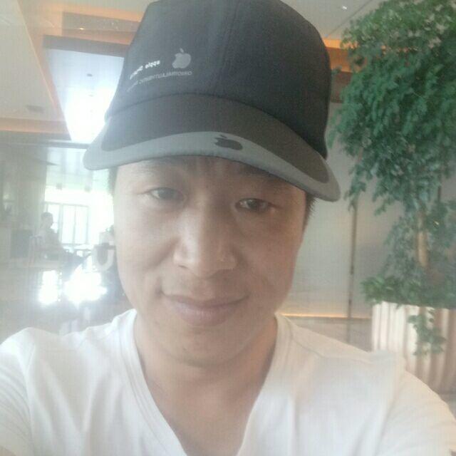 孤岛雨夜的照片