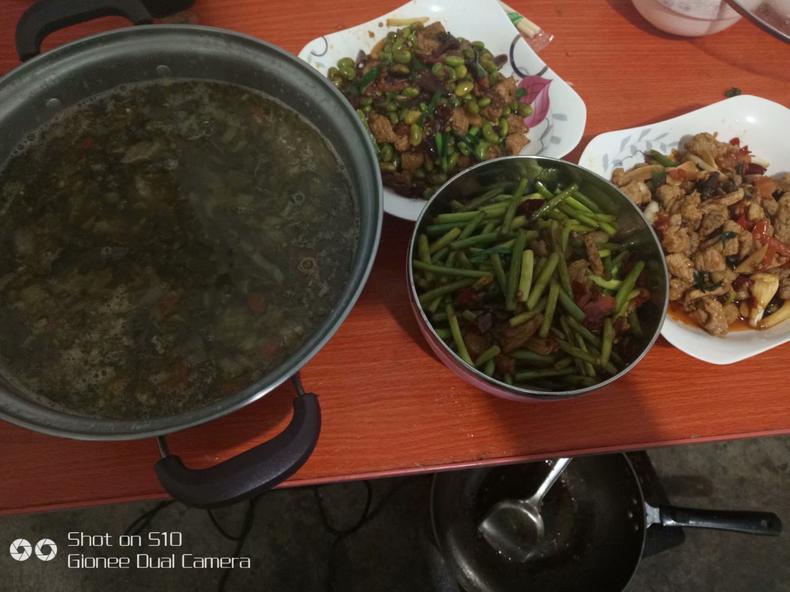 tling的照片