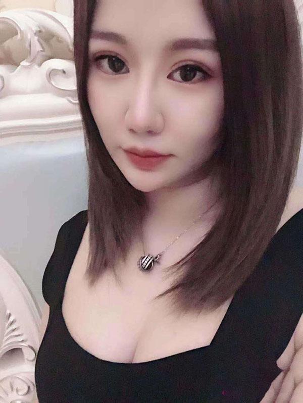 奶瓶的照片