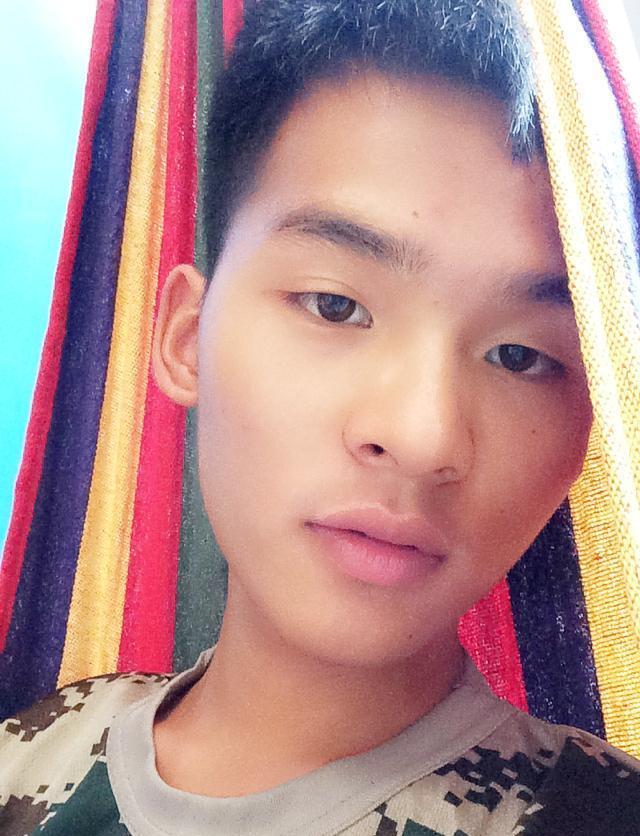 一个伸伸手的照片