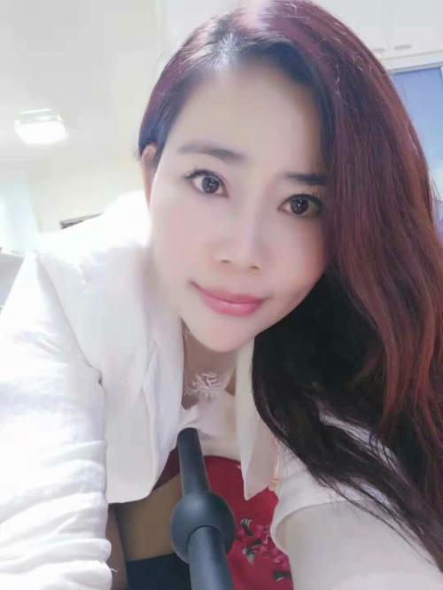 气质小女生的照片