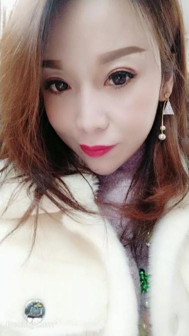 豹纹默默的照片