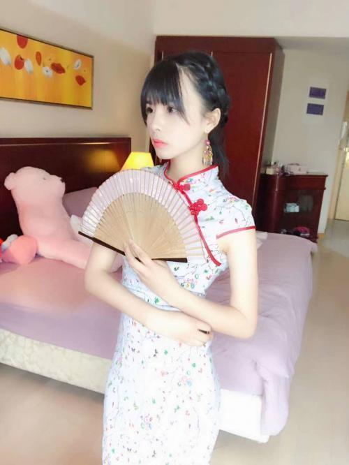 微笑向暧的照片