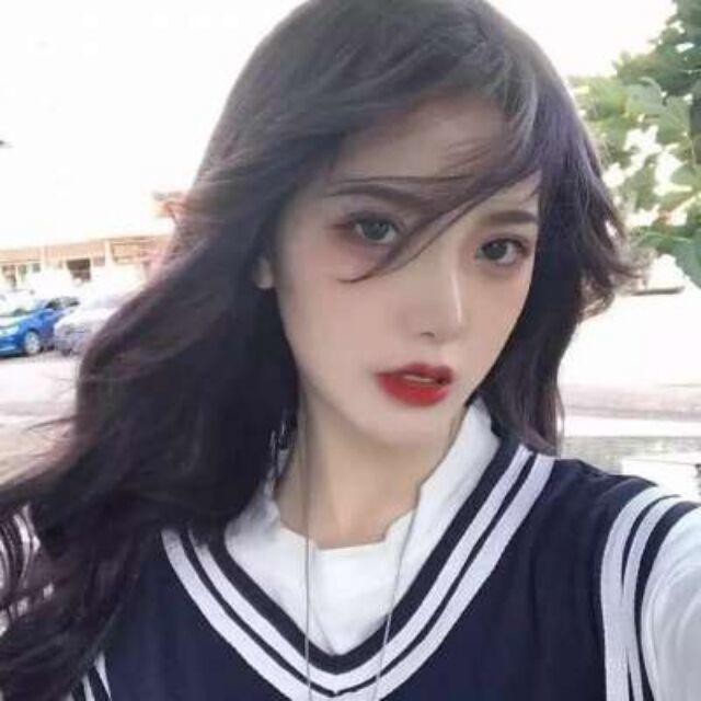 高傲的红唇的照片