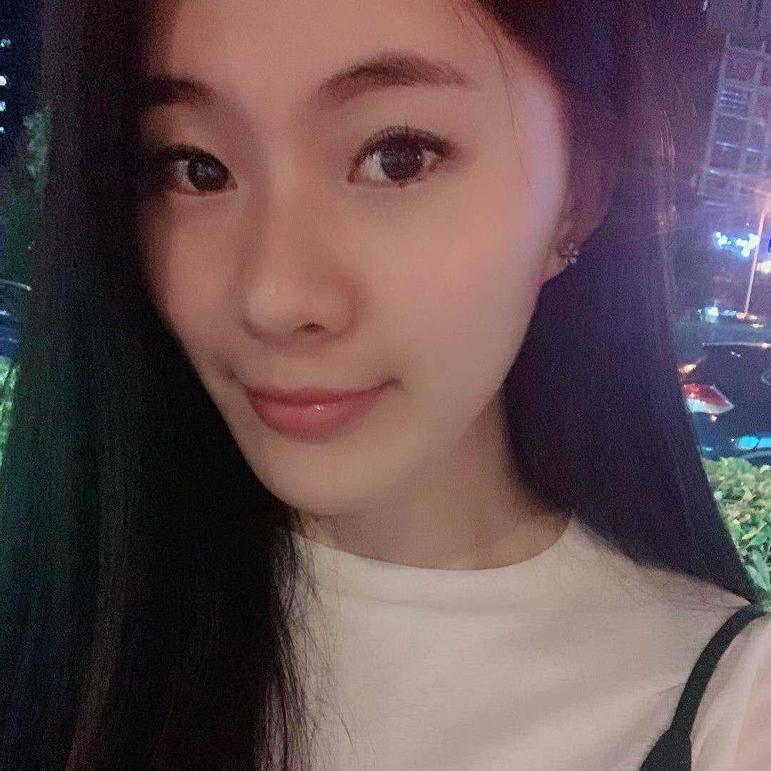 安妮的照片