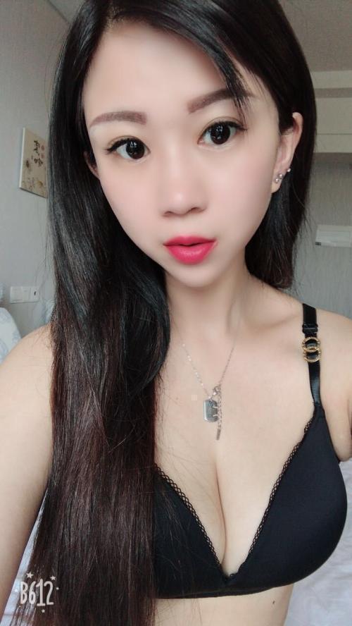 天真女孩的照片