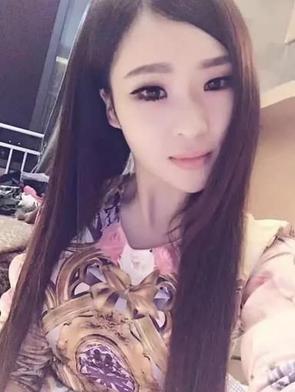 米娜的照片