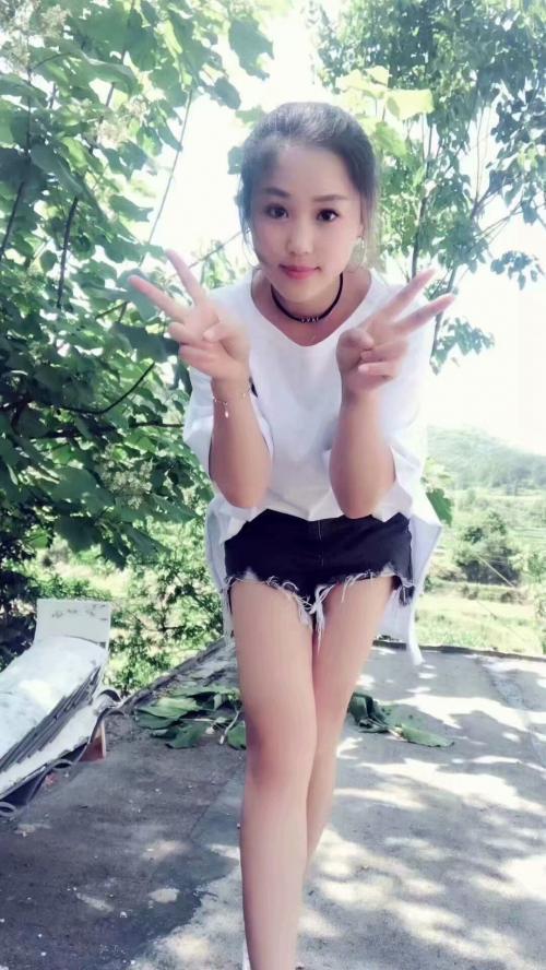 半卷醉容的照片