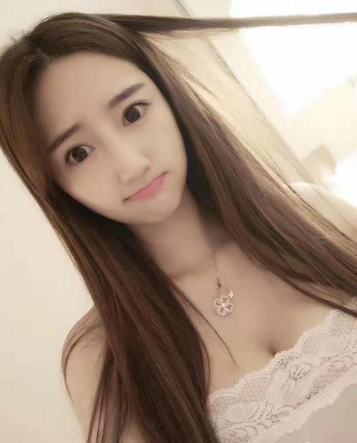 李怡的照片