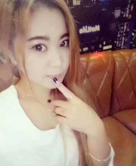 丽娜的照片