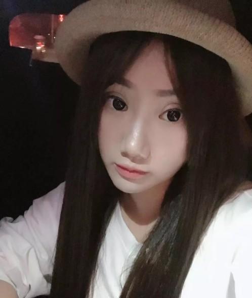 明眸善睐的紫山的照片