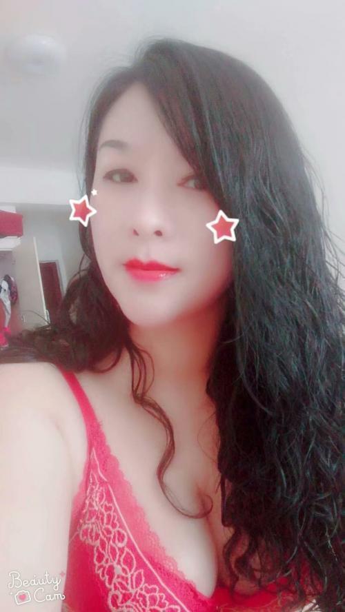 深情女子的照片