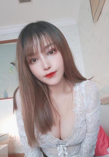 娇弱的喘息的照片