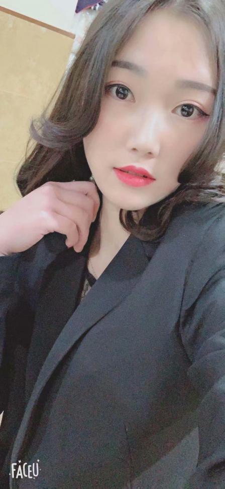 小薇的照片