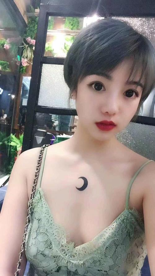 一条小猫的照片