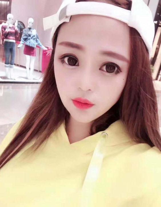 差不多女士的照片