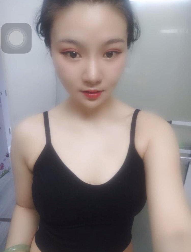 受伤的孔雀的照片