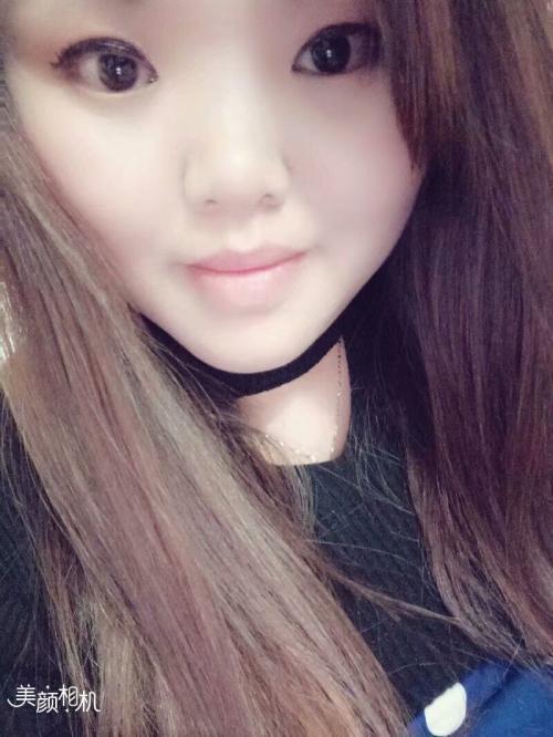 月儿的照片
