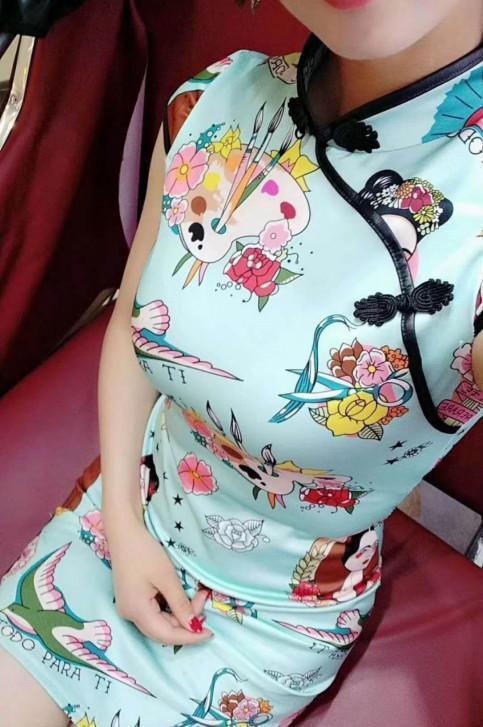 微微的疼暧的照片