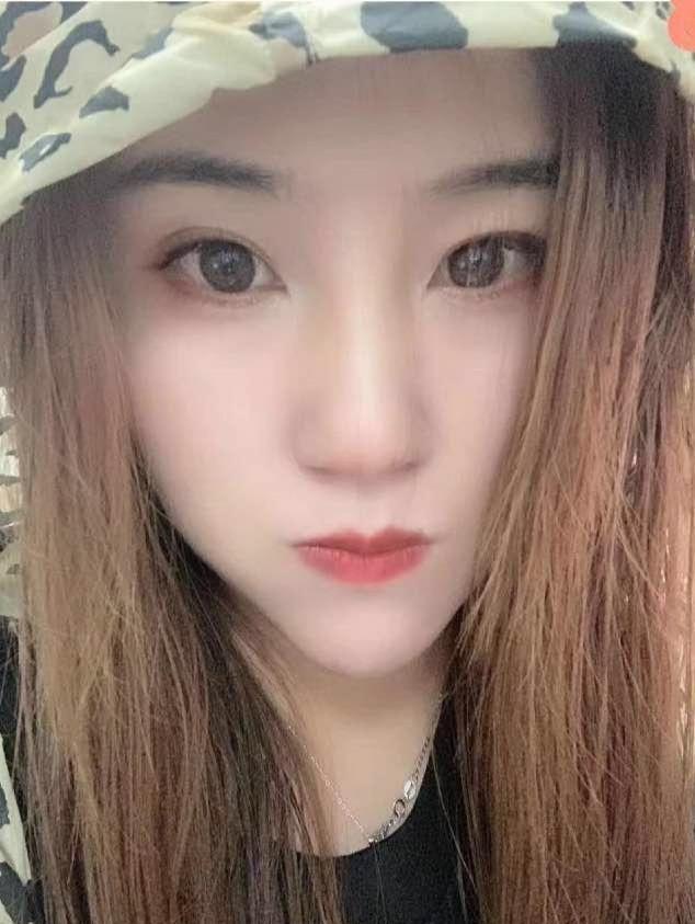 海边漫步的照片